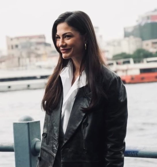 seni çok seviyoruz iyi ki varsın 

İyiKiDoğdun DemetÖzdemir
#DemetÖzdemir