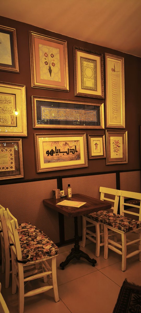 Şöyle samimi sıcak hissettiren cafelere bayılıyorum