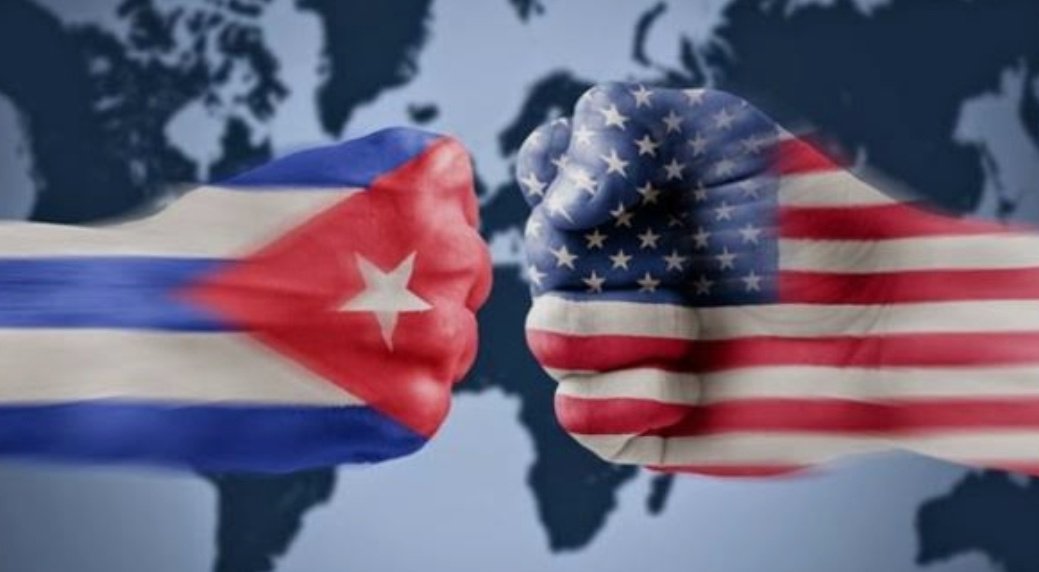 🔴"كوبا تعلن التصدي لزورق أمريكي أنتهك مياهها الاقليمه 
 وتعلن قتل اربعه من افراده واصابة سته آخرين"

أعلنت وزارة الداخلية الكوبية، في بيان رسمي صباح اليوم 
 عن وقوع اشتباك مسلح عقب رصد زورق سريع يحمل تسجيلا أمريكيًا أثناء انتهاكه للمياه الإقليمية للبلاد.

حيث رصدت الرادارات