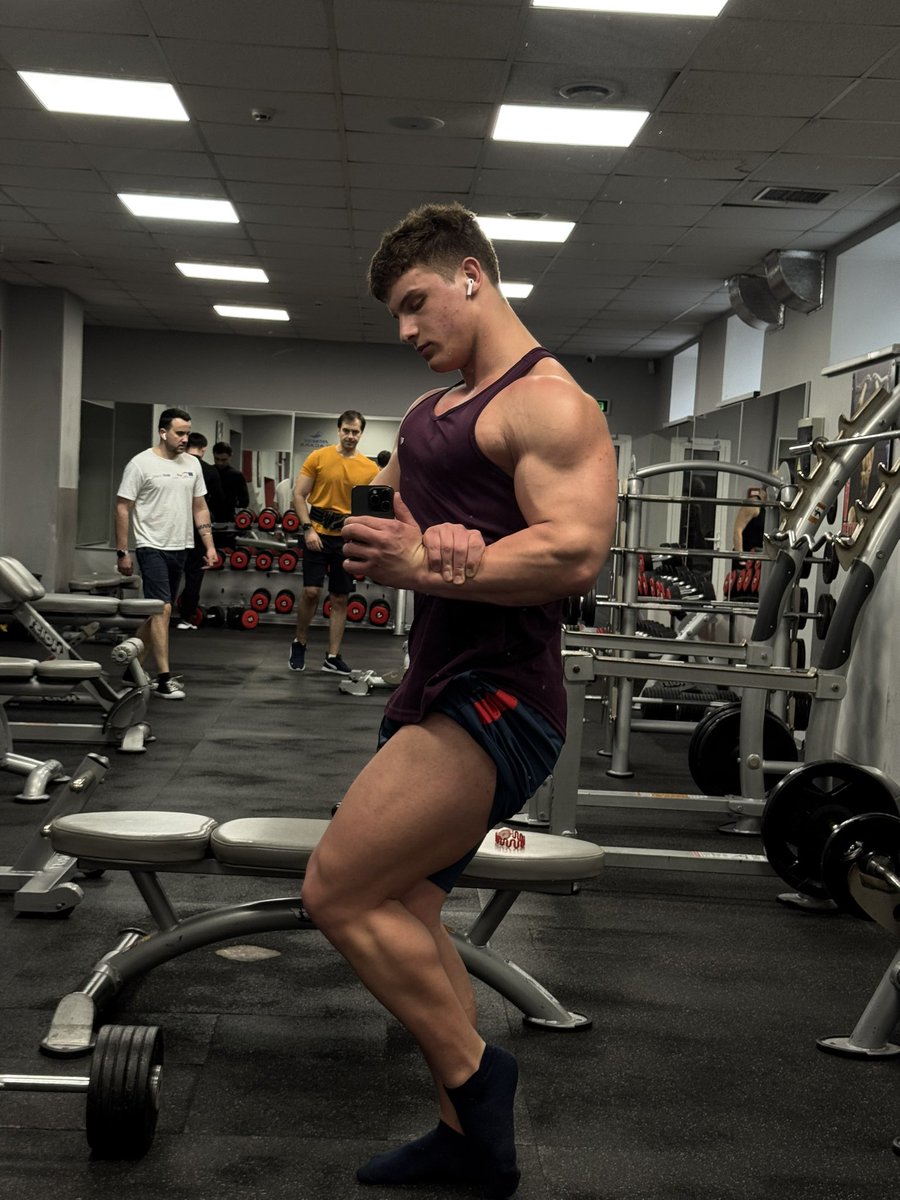 Would you like to see my naked body? 👅