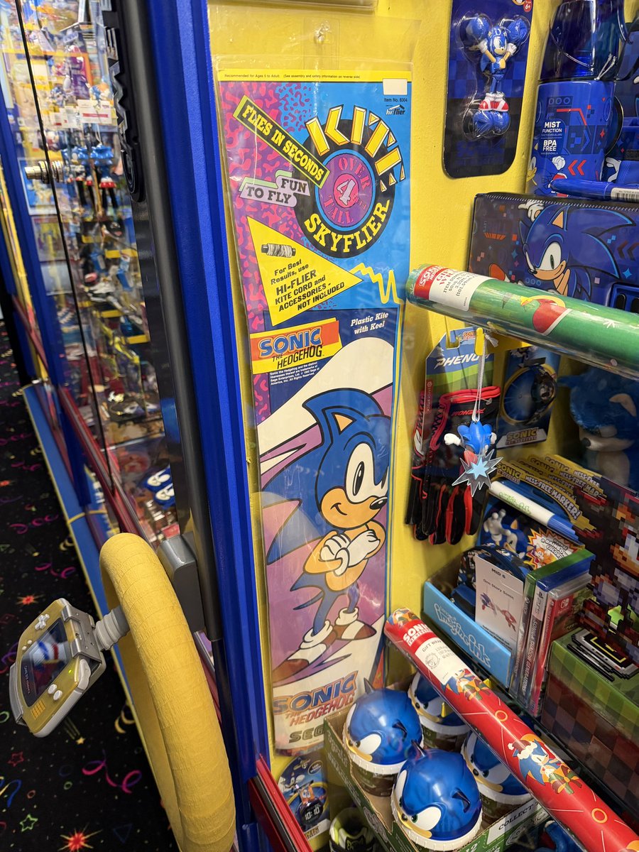 1992_sonic's tweet photo. It’s taken over 30 years to get Sonic the Hedgehog kites!  Here they are, and the originals from the early’90s! #kites #goflyakite #sonicthehedgehog #sega #sonicthehedgehog2 https://t.co/NA6JavclN5