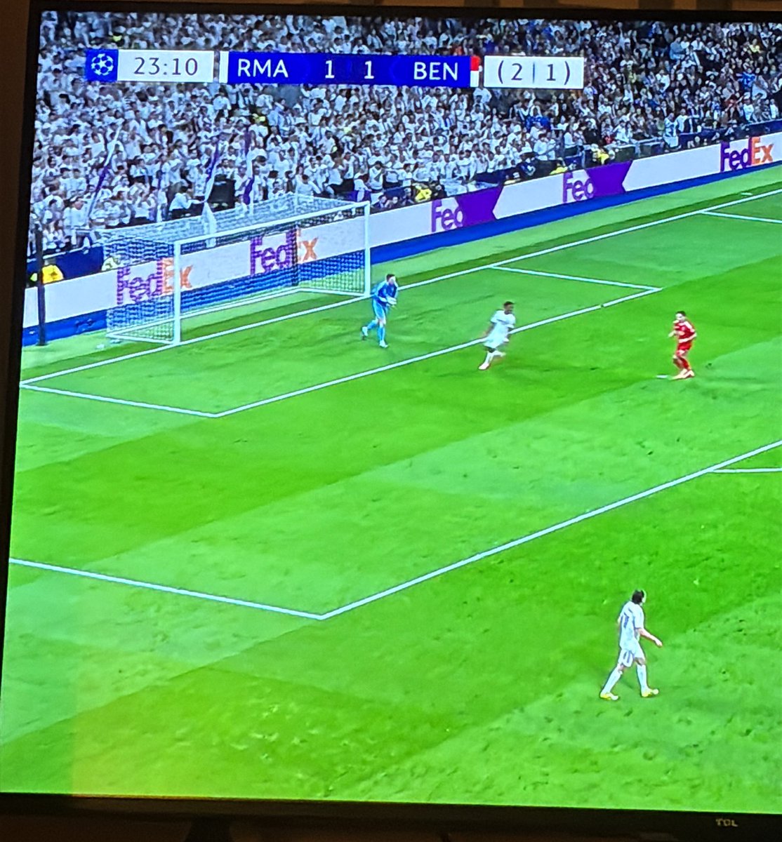 Pokud to tak bude pokračovat, tak si myslím, že to dnes bude zábava! 🤭 HALA MADRID! 🤍