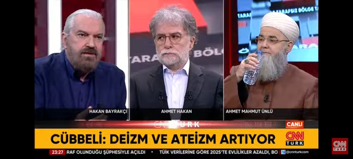 Kisveli, şaibeli işler ve ilişkiler böyle işte...✍️
Muhafaza-karlılık arttıkça deizim, ataizm, elitizm, şovanizm, kuklagilizm, despotizm de güçleniyor.
Önce insan olun diyenlerin sayısı hepsinden daha fazla.
Arşta bekleyen bedduaların şiddetini hissediyorlardır.
Rahmetsizler