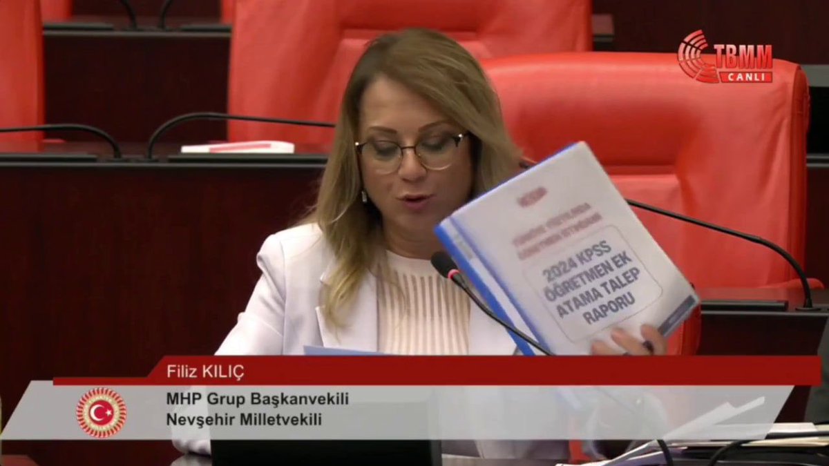 <a href="/PrfDrFilizKilic/">Prof. Dr. Filiz KILIÇ</a> Düşük ve yetersiz kontenjanlar yalnızca bizleri değil, yıllardır fedakârlık yapan ailelerimizi de derinden üzdü.
2024 KPSS puanlarımızın geçerliliği için kanun teklifi verilmesini ve 25 bin ek atama yapılmasını talep ediyoruz.
Devlet Bey’in 2024 KPSS ek atama çağrısının bakanlık