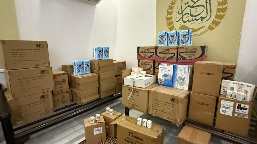 berahadmsarha's tweet photo. تنفذ جمعية بر المسارحة مبادرة صحية نوعية تتمثل في تسليم عدد 826 صنفا من الأجهزة والمستلزمات الطبية لمستفيدي الجمعية بالشراكة والتعاون مع جمعية مأمن لرعاية السجناء وأسرهم وبدعم من جمعية بسمة طفل الصحية وشكر رئيس  الجمعية الجمعيتين على دعمهم للأسر سائلين الله أن يجزيهم خير ا الجزاء https://t.co/2lkRmiWFX7