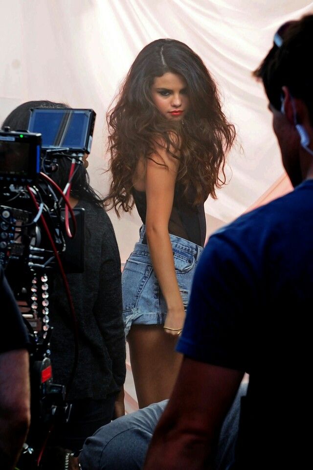 adri (@aotyrevival) on Twitter photo 