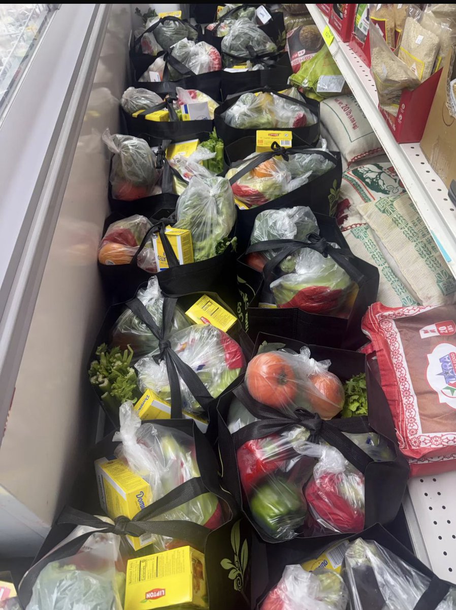indiahomeusa's tweet photo. ❄️🚚 Snow can’t stop us!
Even through heavy snowfall, our team made sure our clients safely received their fresh produce deliveries. Because caring for our community means showing up — no matter the weather. 💛
#IndiaHome #FoodAccess #CommunityCare https://t.co/eCRWxtzXwZ