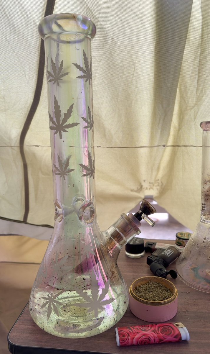 twt cuts off my cute lighter at the bottom :(