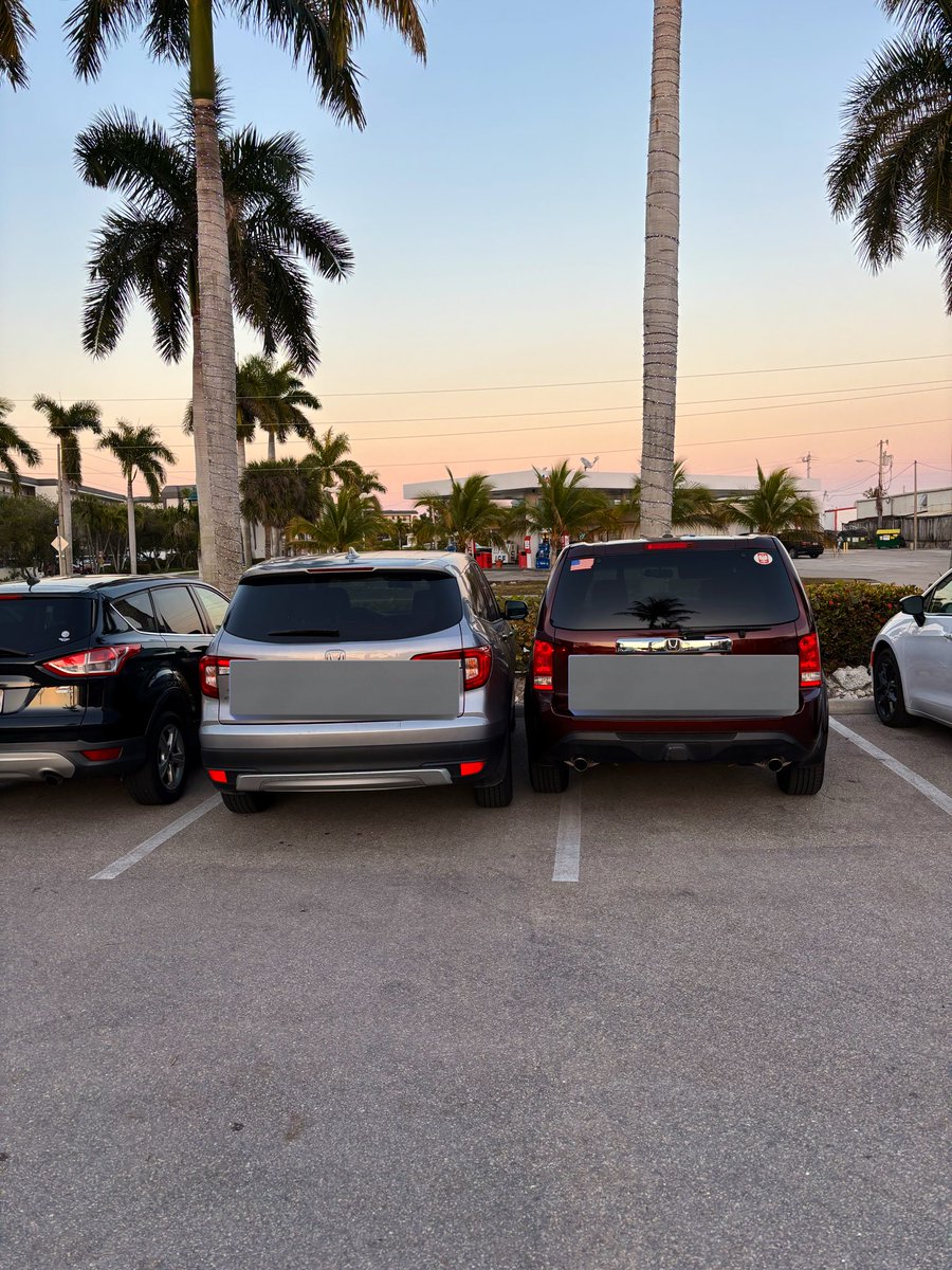 keepthebus's tweet image. #askwub car on right takes up two spots IN A FULL LOT. Do you park door to door (see photo)? Or wait for spot to open?