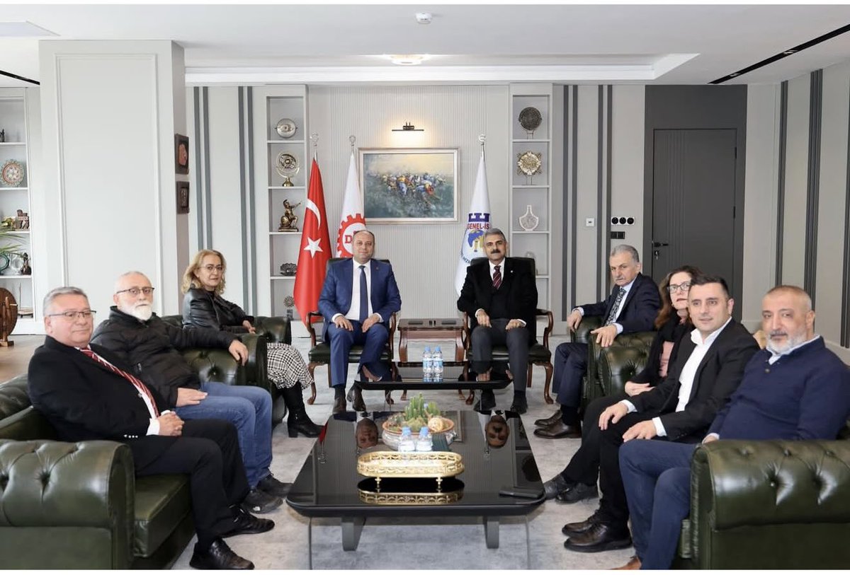 DİSK Genel-İş Sendikası Genel Başkanı Sayın Remzi Çalışkan’ı yönetimimiz ve Ankara 2 No’lu Şube Başkanı Turan Tibukoğlu ile birlikte ziyaret ettik.Nazik ev sahiplikleri ve misafirperverlikleri için kendilerine teşekkür ediyoruz.