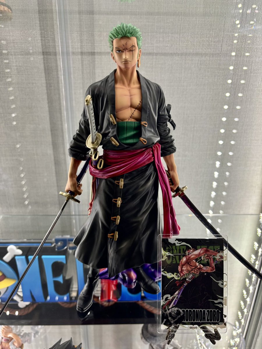 tabanenoshi's tweet photo. ワノ国討ち入りverのゾロさん
とりあえずバンプレくじルフィがくる7月までまだまだあるので一緒に飾れる
原作絵のグッズ探してたらカッコ良さげのがあったからとりあえず7月まではこういうのと一緒に飾って賑やかにしていこう

#フィギュア
#ONEPIECE
#ゾロ
#バンプレくじ https://t.co/2TGCPs73Ft