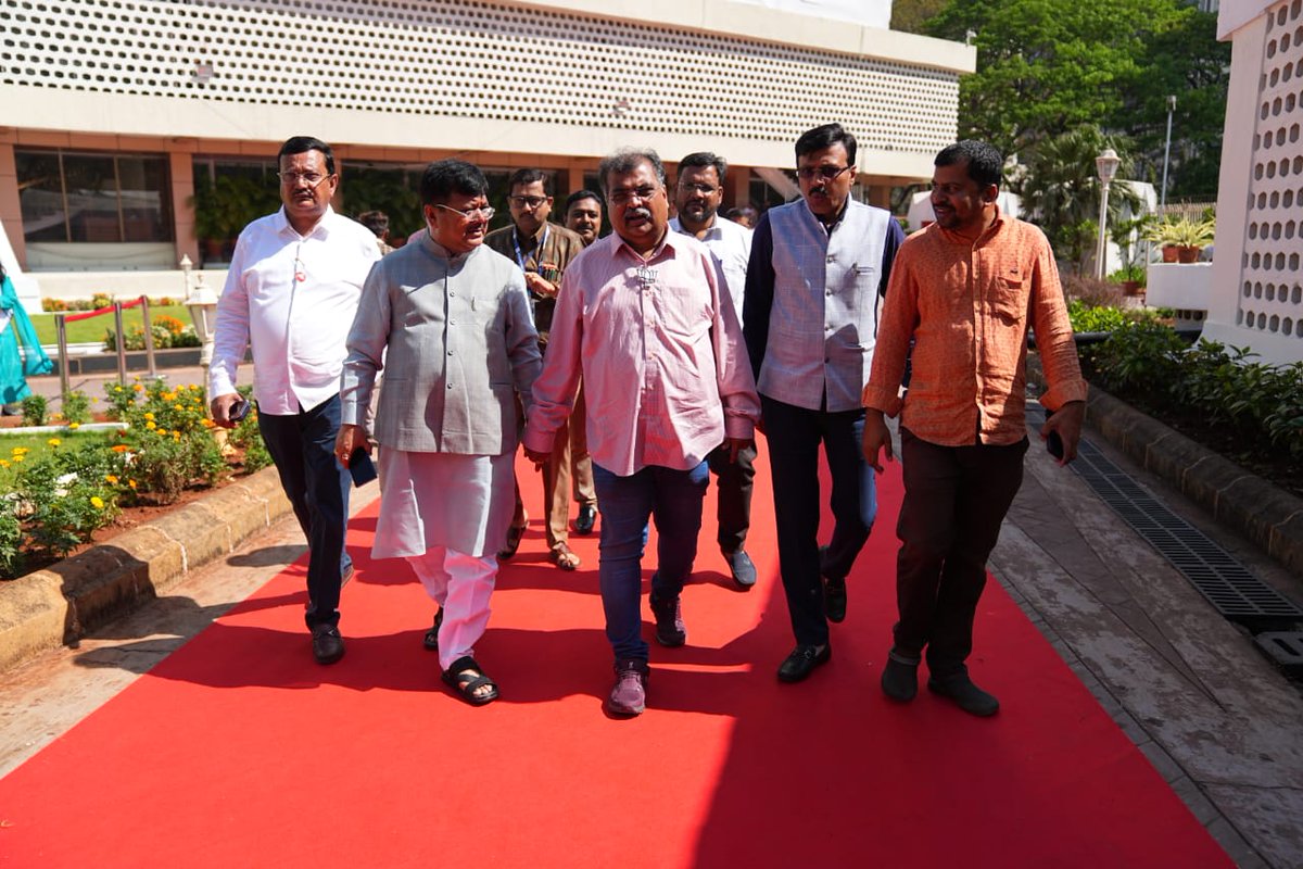 vikasmirgane1's tweet photo. अर्थसंकल्पीय अधिवेशन चर्चा भाजपच्या कार्यकारणी https://t.co/XJLVH5QXhN