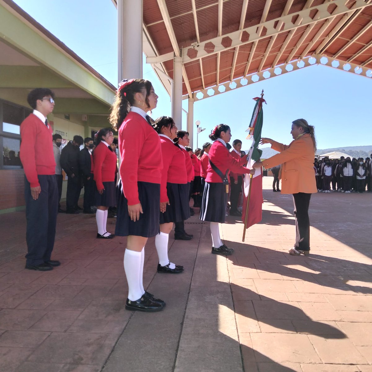 p65yc16's tweet photo. El pasado 23 de Febrero se  llevo a cabo el primer homenaje por el grupo 201 en coordinación de los docentes : Ing. José Luis Monroy Salazar - Lic. Adalberto Sánchez Antonio Lic. Moisés Uriel de la Cruz Flores. https://t.co/rJbS4gC6bl