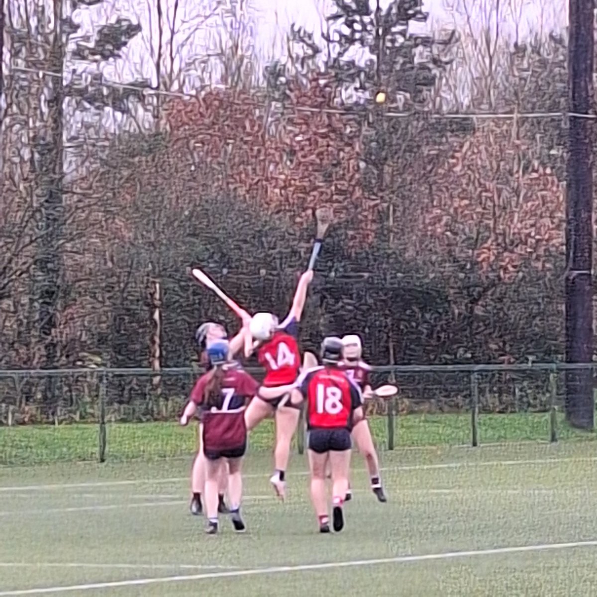 Laurel Hill Coláiste tweet media