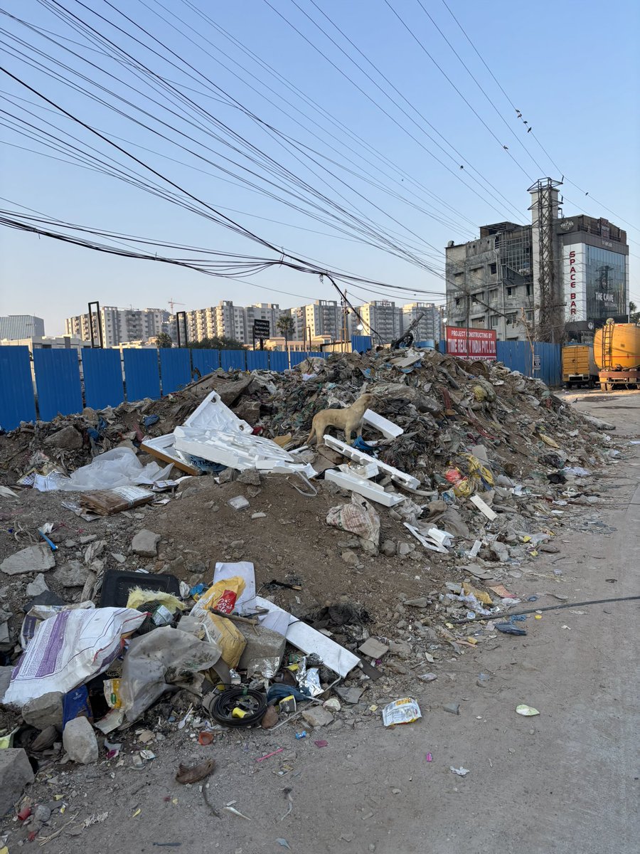 imgopalbhargav's tweet photo. @CoreenaSuares2 @MC_Cyberabad @NewsMeter_In @ParasaRajeswari Check my tweets. I informed them multiple times and even raised a complaint on ghmconline app, couple of months back. Nothing changed. Its on the main road of Khajaguda, on the way to ORR. @MC_Cyberabad  what change are we talking about? https://t.co/AxF1epZvX8
