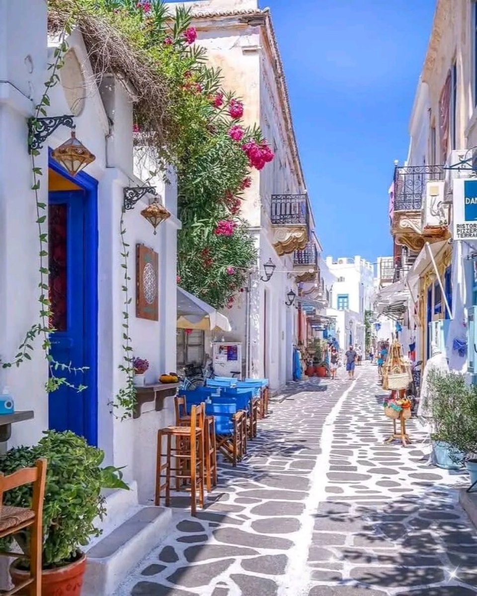 viewsoff's tweet photo. Paros, Greece https://t.co/ZtsIGAyEGK