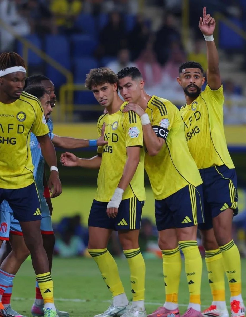 Hashem_S6's tweet photo. إدعولهم ✌️
        بالتوفيق   ✌️
                  الليلة 🤲💛💙 https://t.co/vPPSYqGt6i