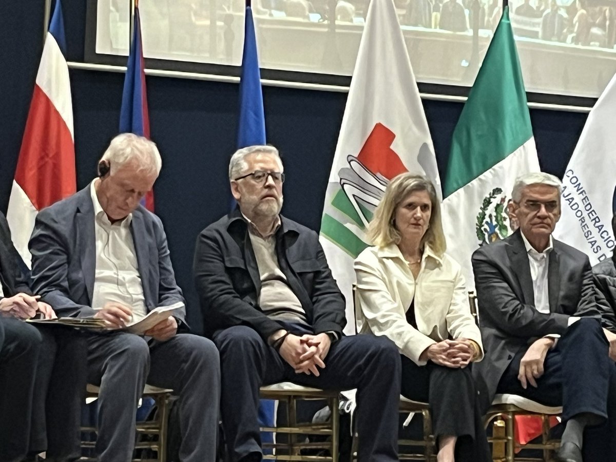 CSP_1971's tweet photo. #México Cathy Feingold de AFL-CIO, en acto político organizado por @CSA_TUCA «Defensa de la democracia y desafíos del sindicalismo de las Américas»: «Los sindicatos independientes y democráticos son claves para confrontar con extrema derecha (…) hay que establecer agenda audaz» https://t.co/llnf6kJ2Rx