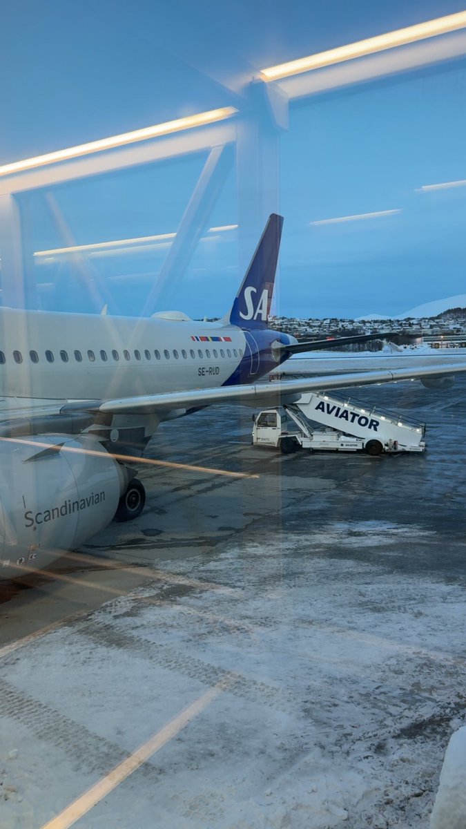 HarryFeset's tweet photo. Dratt til syden aka Tromsø! Varmere der enn i Oslo! 😂 https://t.co/d1FeMdWUq5