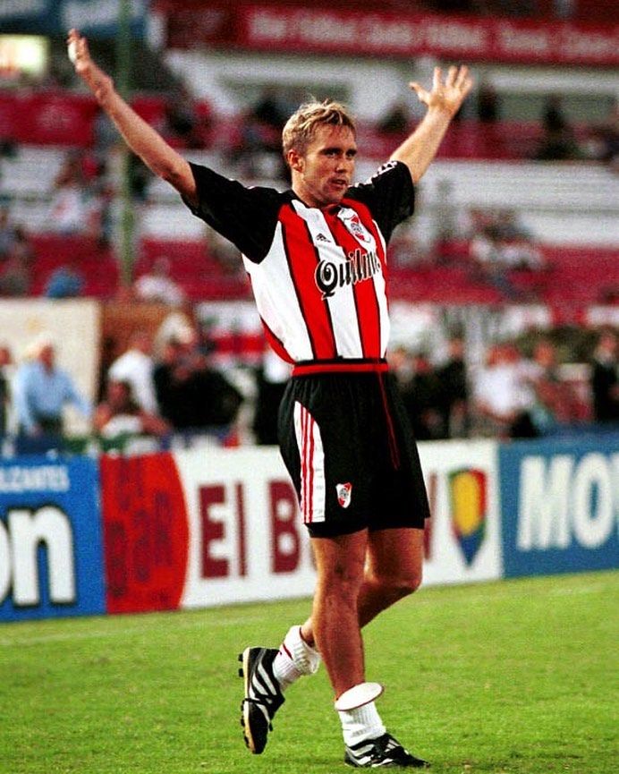 Ramonista_'s tweet photo. El Chacho y la mítica tricolor. https://t.co/kRSE0XoFzZ