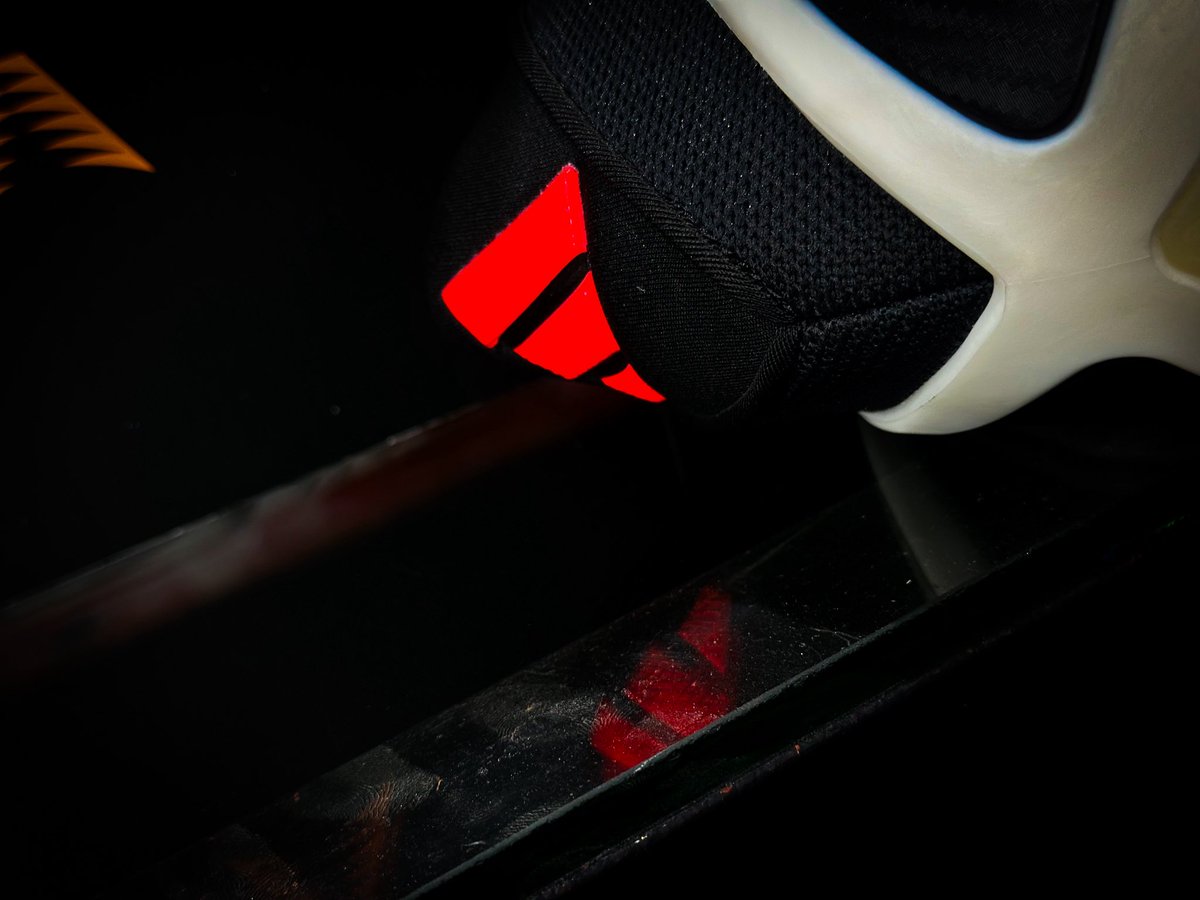 🔥 AE2 Core Black na Vencedores

Conforto, leveza e design moderno para o teu dia-a-dia e treinos.
💰 157.358 Kz | 📏 Tamanhos: 40–45 e 47

📍 Ingombotas, Av. Rainha Ginga, n.º 108
🚚 Entregas em Angola e Portugal