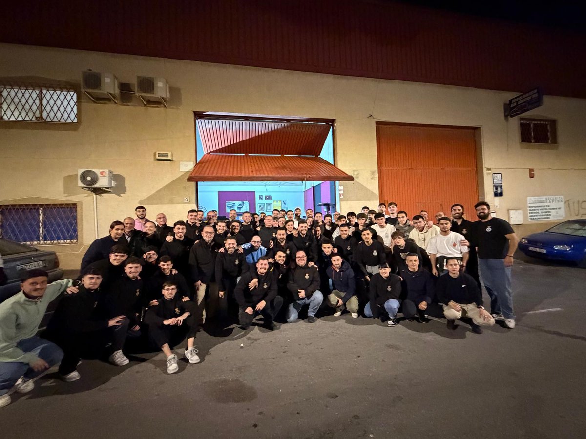 En la tarde de ayer tuvo lugar el primer ensayo de hombres y mujeres de trono del Santo Traslado de cara a la salida procesional del próximo Viernes Santo.

#CofradiasMLG