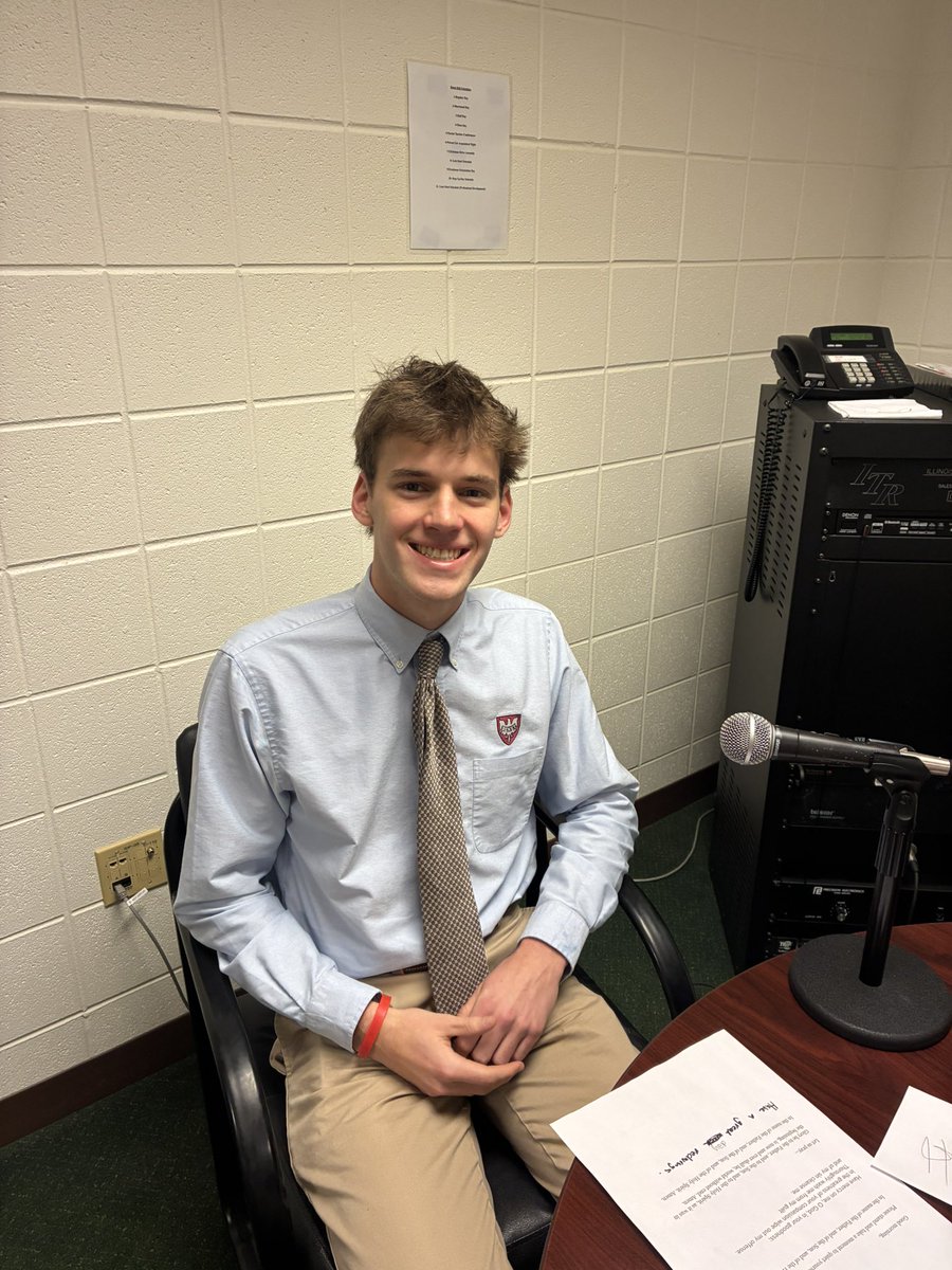 mrfitzhistory's tweet image. Thank you @BenetRedwings senior John Pouge for reading the morning prayer. #redwingnation