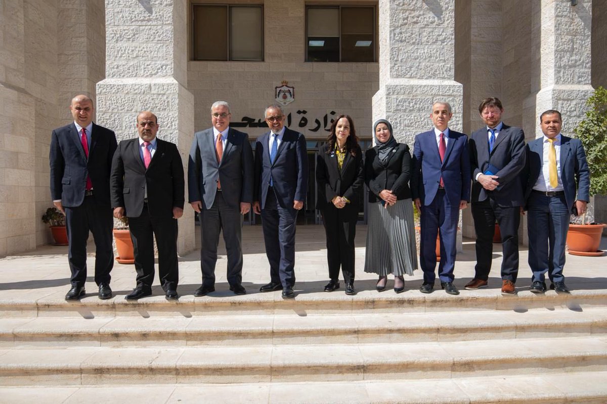 mohgovjordan's tweet photo. وزير الصحة الدكتور إبراهيم البدور يبحث تعزيز سبل التعاون مع مدير عام منظمة الصحة العالمية الدكتور تيدروس أدحانوم غيبرييسوس.

https://t.co/zQH0NoRx5e https://t.co/BcvgwUz9aC
