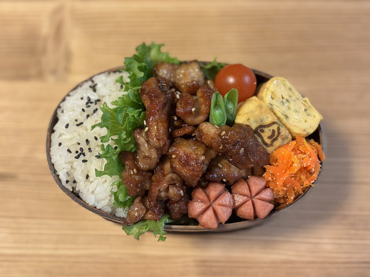me8o0's tweet photo. 豚こまカリカリ焼き #お弁当記録 #お弁当日記 https://t.co/flLQSZNTOF
