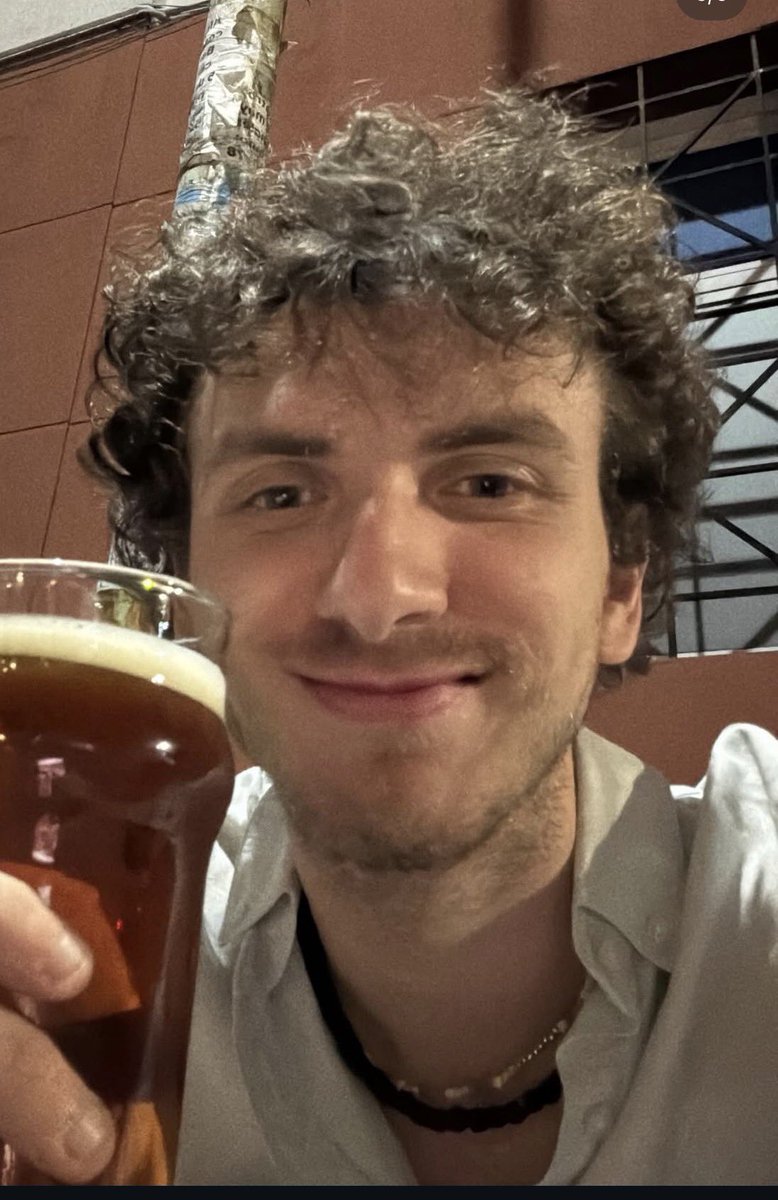 reitaxac tweet media