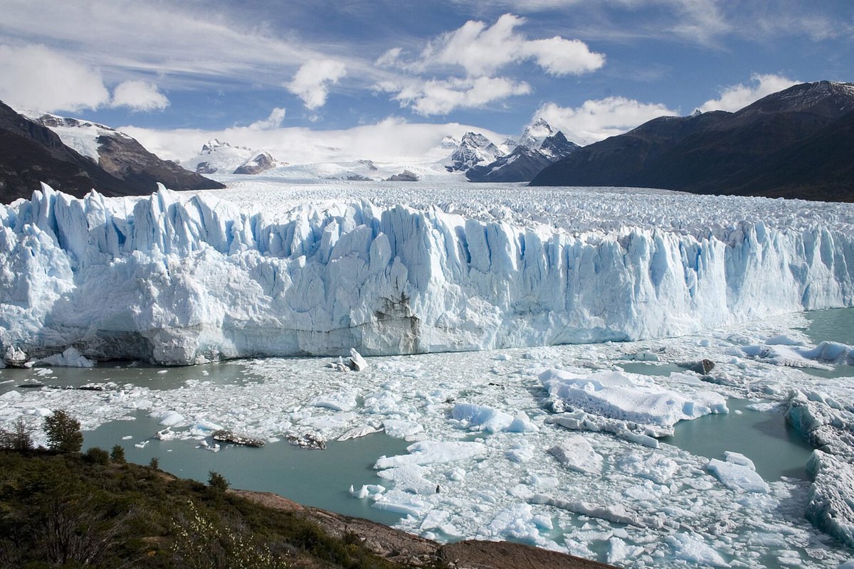 ‼️ Los glaciares son reservas estratégicas que abastecen de agua a más de 7 millones de personas, equivalente a la población de CABA y la provincia de Córdoba juntas. Lo que está en juego esta semana es la protección de las principales fuentes de agua dulce de la Argentina.
