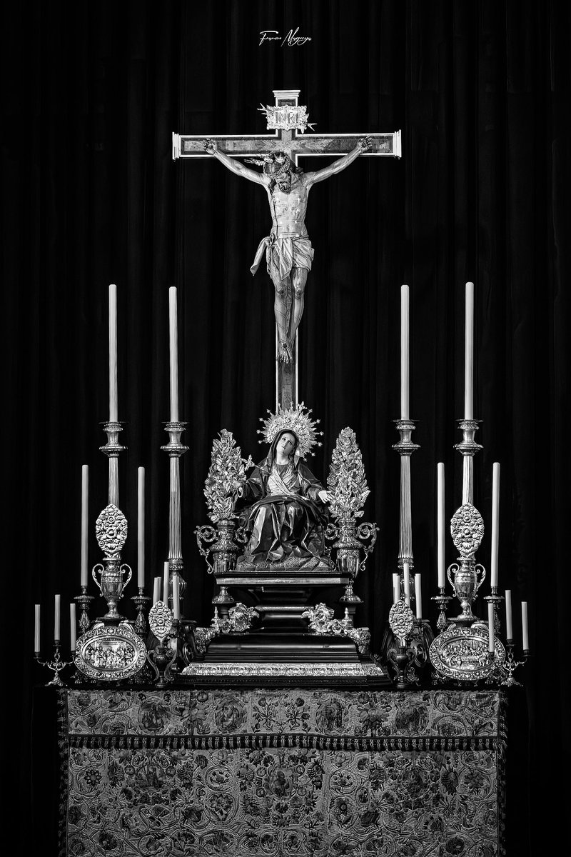 Amor en blanco y negro..
<a href="/AmoryCaridad/">Cofradía del Amor</a>
#Málaga #Cuaresma2026 #bnw_greatshots #CofradíasMLG #fujixt30 📷