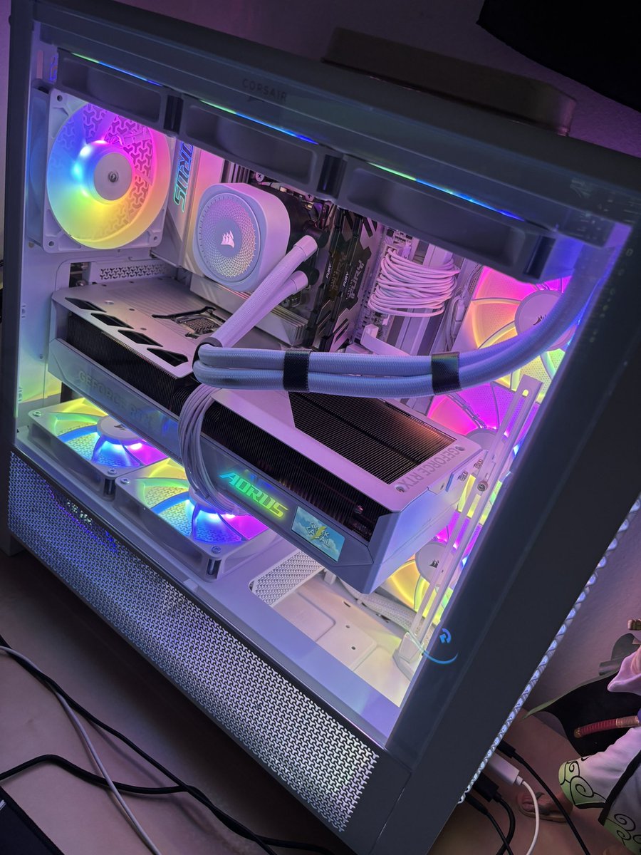 Toxic weast 🇦🇪 tweet media