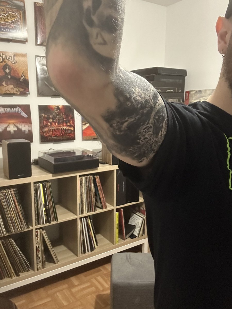 Normalement début du mois on remplis le bras, hâte de le finir celui là.