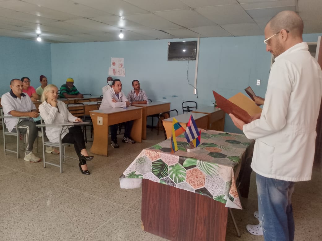 cubacooperaven's tweet image. El equipo de enfermería del CDI Amelia Blanco conmemoró con orgullo el Grito de Baire. Recordamos la gesta independentista reafirmando nuestro compromiso con la vida en el Distrito Capital. 🇨🇺📜

¡Ciencia, historia y amor por el deber cumplido! 🩺✊

#CubaVence #CubaAvanza