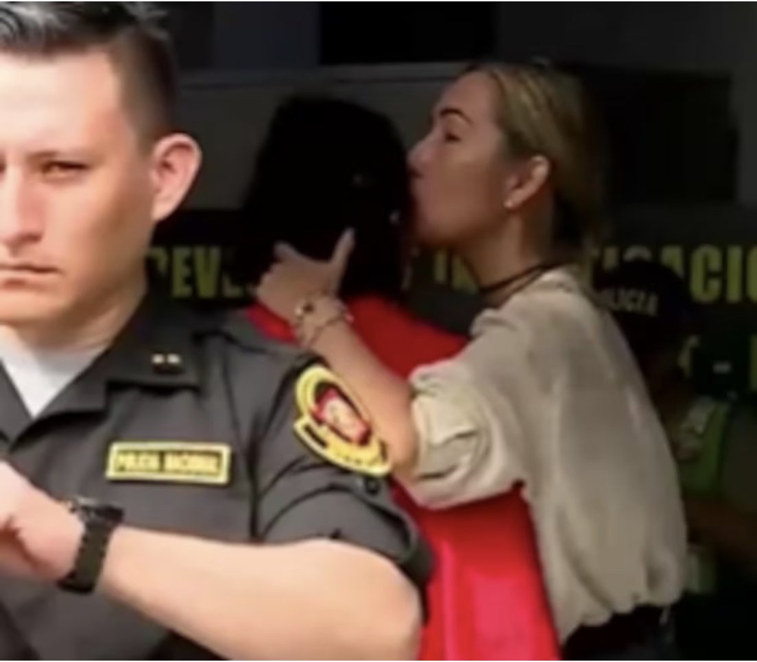 Entonces, Francesca Montenegro, pareja del homicida Adrián Villar, se acerca “voluntariamente” a dar su declaración…

Claro, voluntariamente.
Una semana después.
Y casualmente cuando las imágenes ya estaban circulando por todos lados.

Qué conveniente que la voluntad aparezca