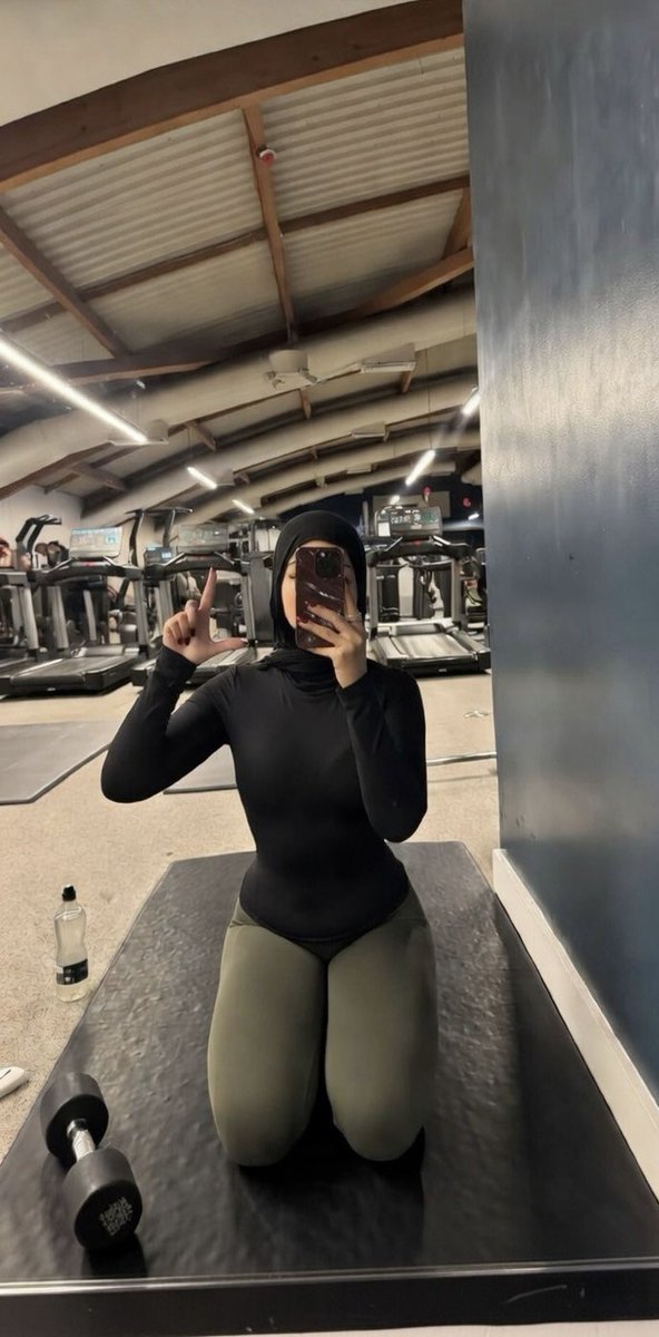 I got so sweaty and stinky from this gym session
