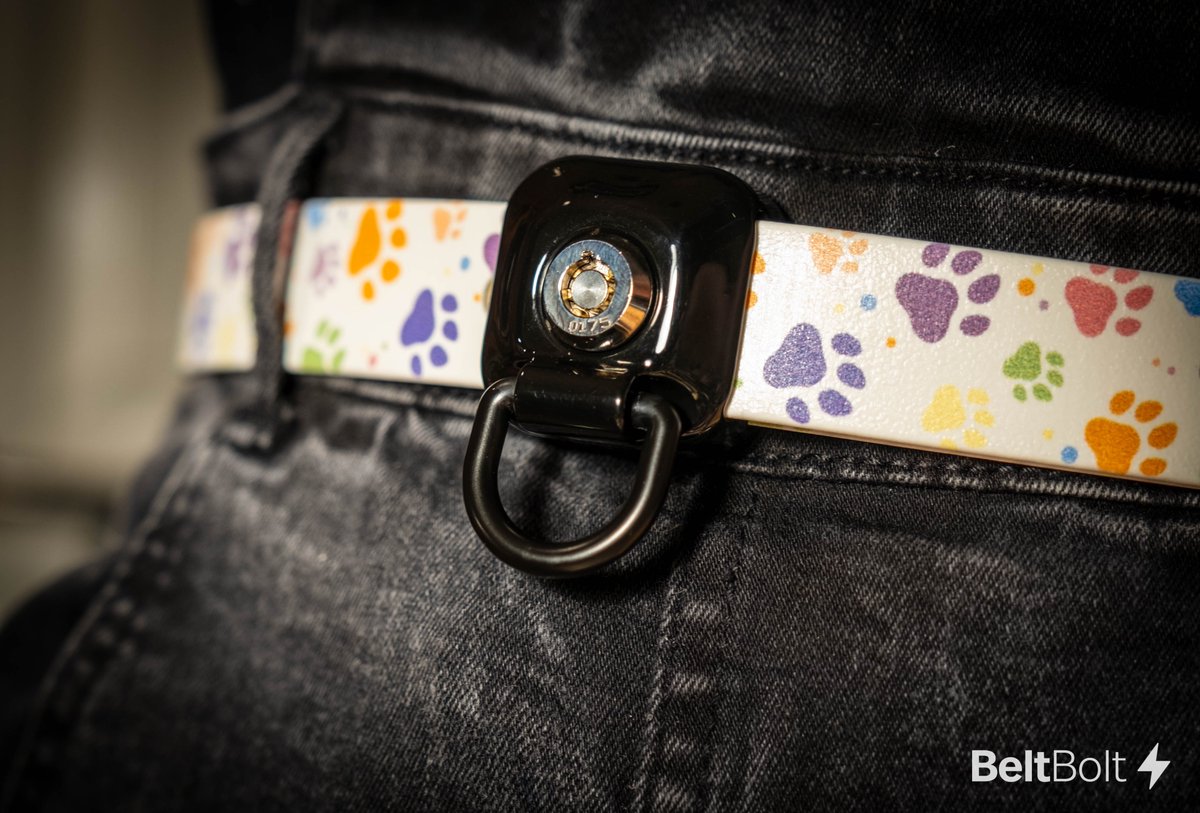 BeltBoltUK's tweet photo. 🐶 puppy will be asking for permission to take off their pants from now on~

Here's a cute locking waist belt being sent out to a customer today! 25mm beautifully printed soft Biothane, a chunky black D-ring for being leashed when necessary, and a lovely wafer lock for security! https://t.co/mPdXhbodHS