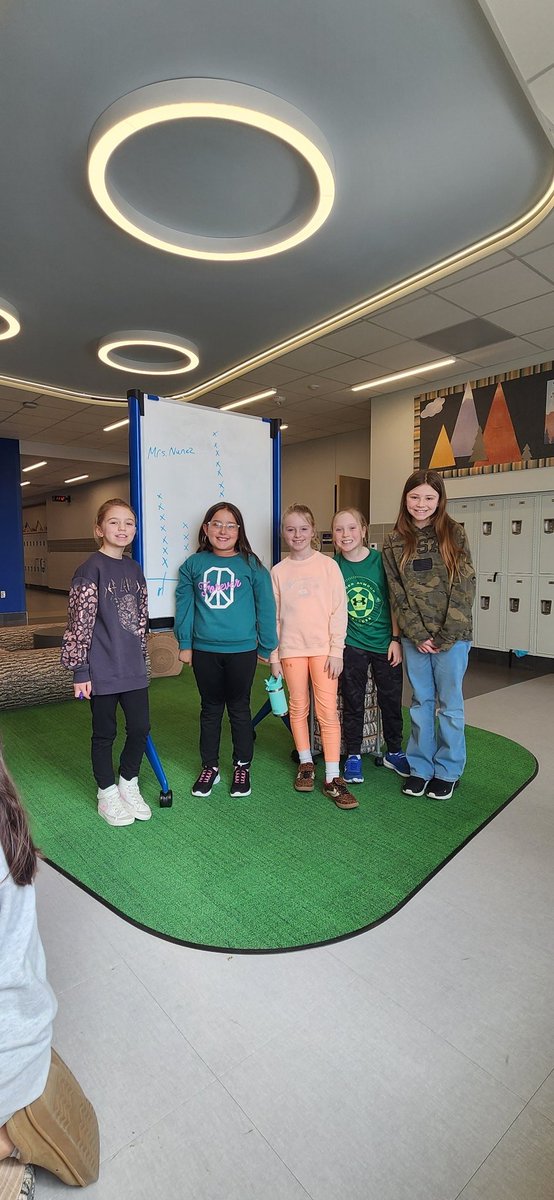 MelindaEmerich's tweet photo. Today's indoor recess rocks-
students became the teachers in math — explaining steps, asking questions, and leading discussions. #MathTalk #StudentLeadership #DeeperLearning https://t.co/4UFHCIw8Fq