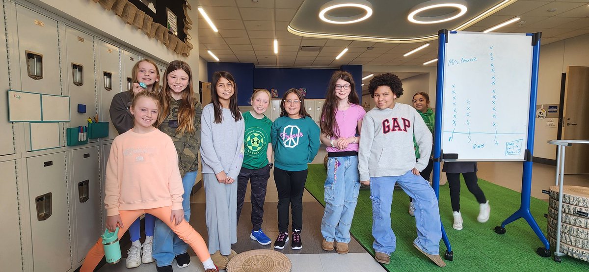 MelindaEmerich's tweet photo. Today's indoor recess rocks-
students became the teachers in math — explaining steps, asking questions, and leading discussions. #MathTalk #StudentLeadership #DeeperLearning https://t.co/4UFHCIw8Fq