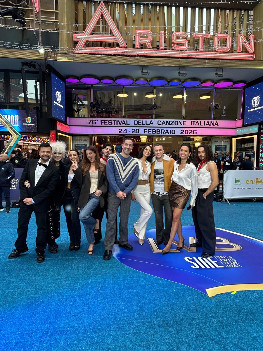 caterinabalivo's tweet image. Che puntata ♥️ grazie a tutti a domani. Io continuo qui a fare foto con un pubblico super caloroso 😜  #lavoltabuona