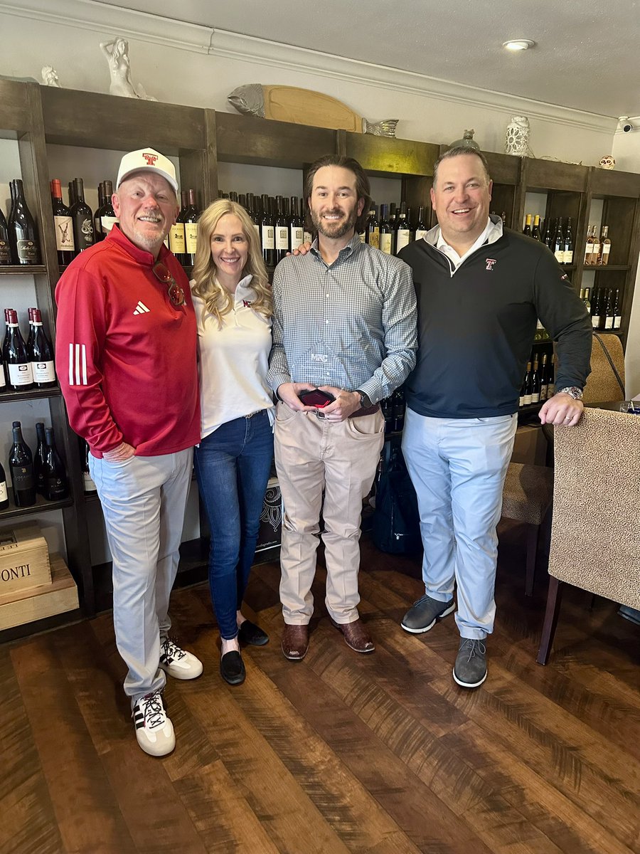 MaskedRiderCapital tweet media