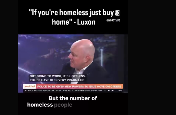VeronicaGlamis's tweet photo. @chrisluxonmp needs to be removed from his position, forthwith! He was always completely unqualified and now he has wrought damage which may be irreversible. #GetRidOfPMLuxonNow #Time4aRevolution https://t.co/wE2IwnwgjC