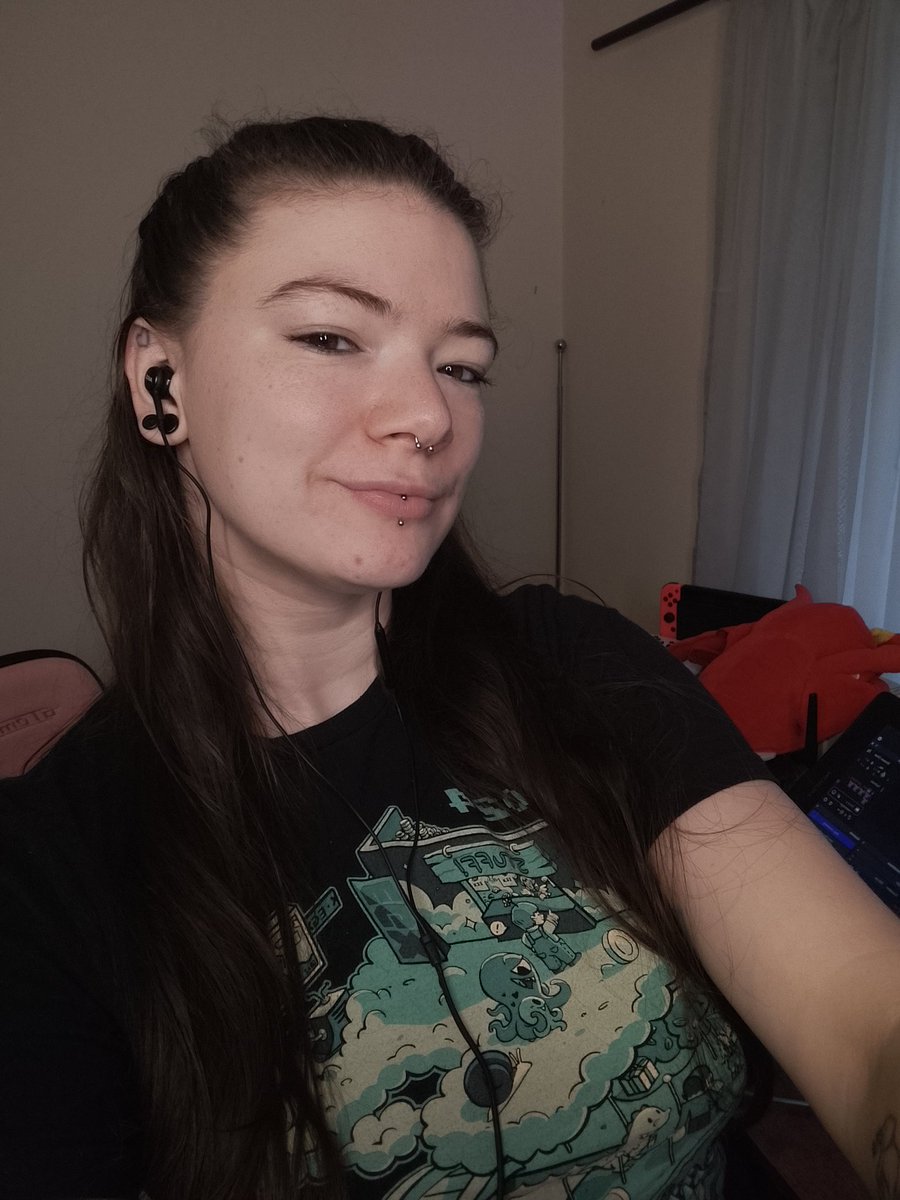 Ember | Little streaming bean 🫘 tweet media