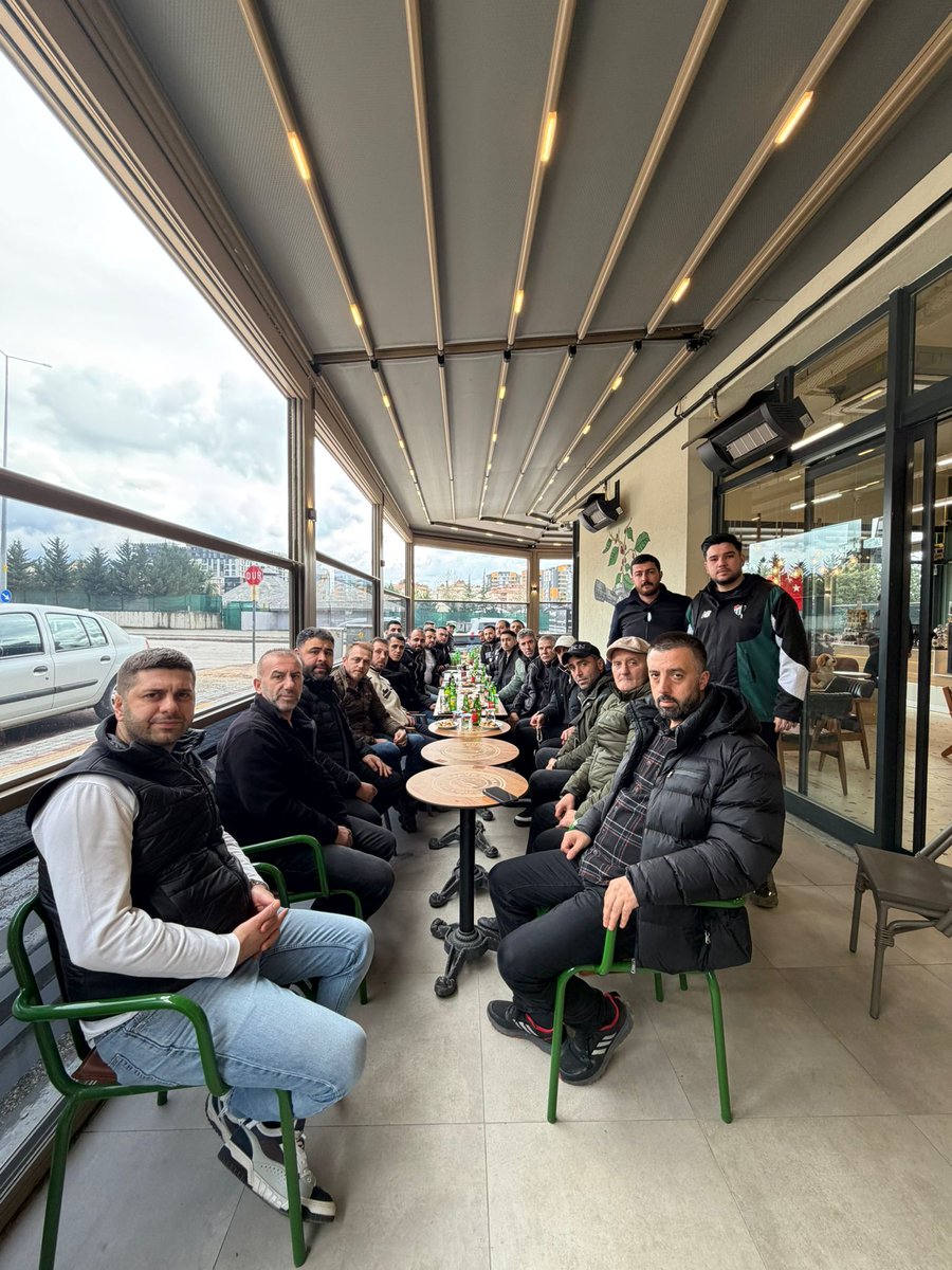 Beşiktaş tribün grubu Çarşı, amigomuz Selim Kurtulan’a geçmiş olsun dileklerini iletmek üzere Bursa’ya geldi. Bu anlamlı ziyaret için teşekkür ederiz.