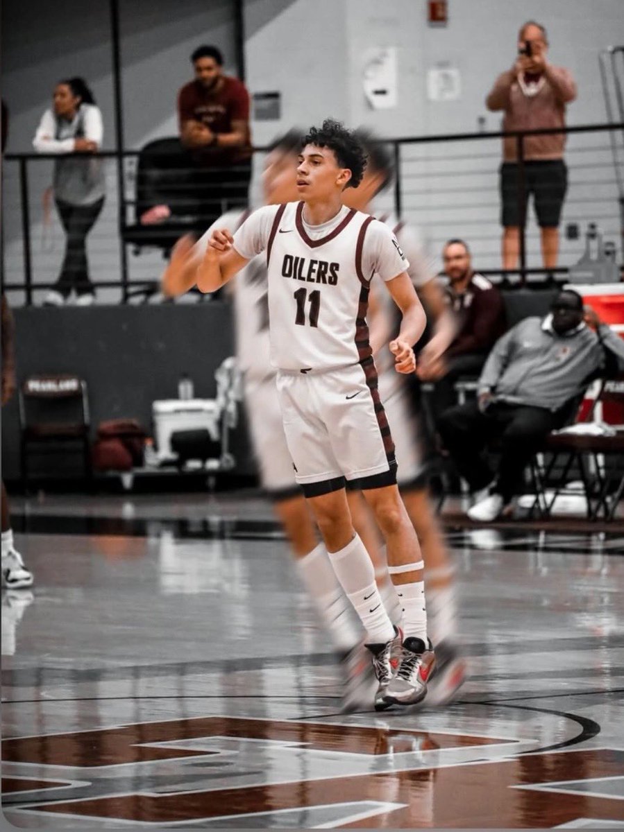 TyylonEnnis11's tweet photo. 1 game at a time @PlandHoops #RiseTogether #PlayoffReady https://t.co/Po4WNaIY4y