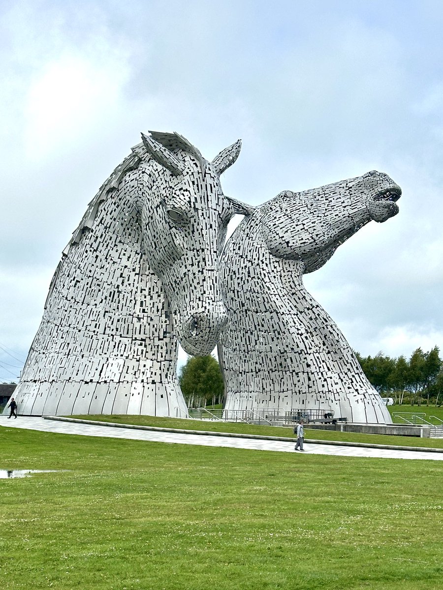 MrsJsKitchen's tweet photo. @NizeyimanaJmv9 The Kelpies https://t.co/wKdBr9x5Be