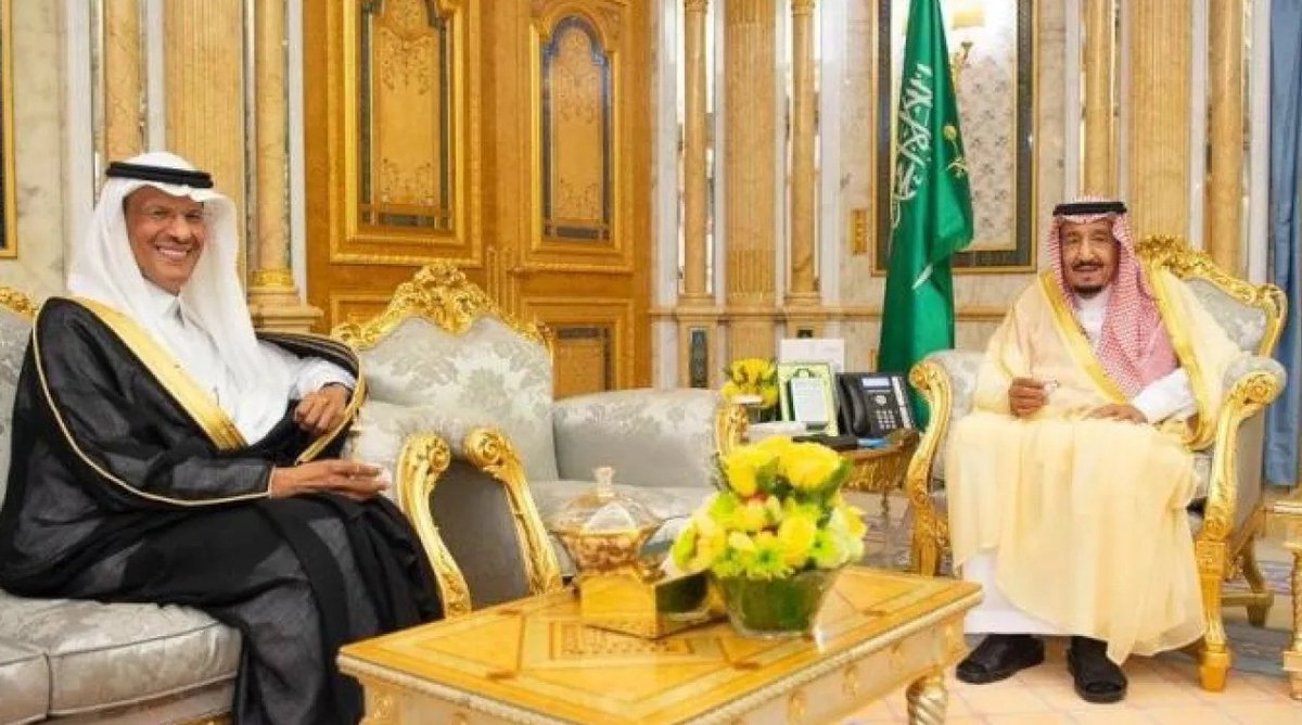 alansari's tweet photo. Two moments, 60 years apart. His Majesty King Salman with his son Prince Abdulaziz, now Saudi Arabia’s Minister of Energy. 🇸🇦

1963   |   2019 https://t.co/jLJVRhN8rn