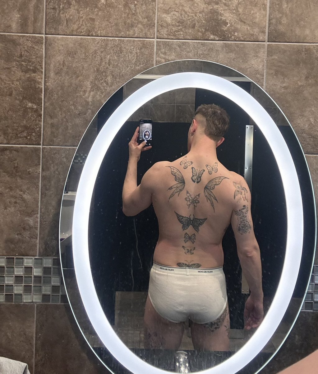 Sometimes_LockedBoy_Mike tweet media