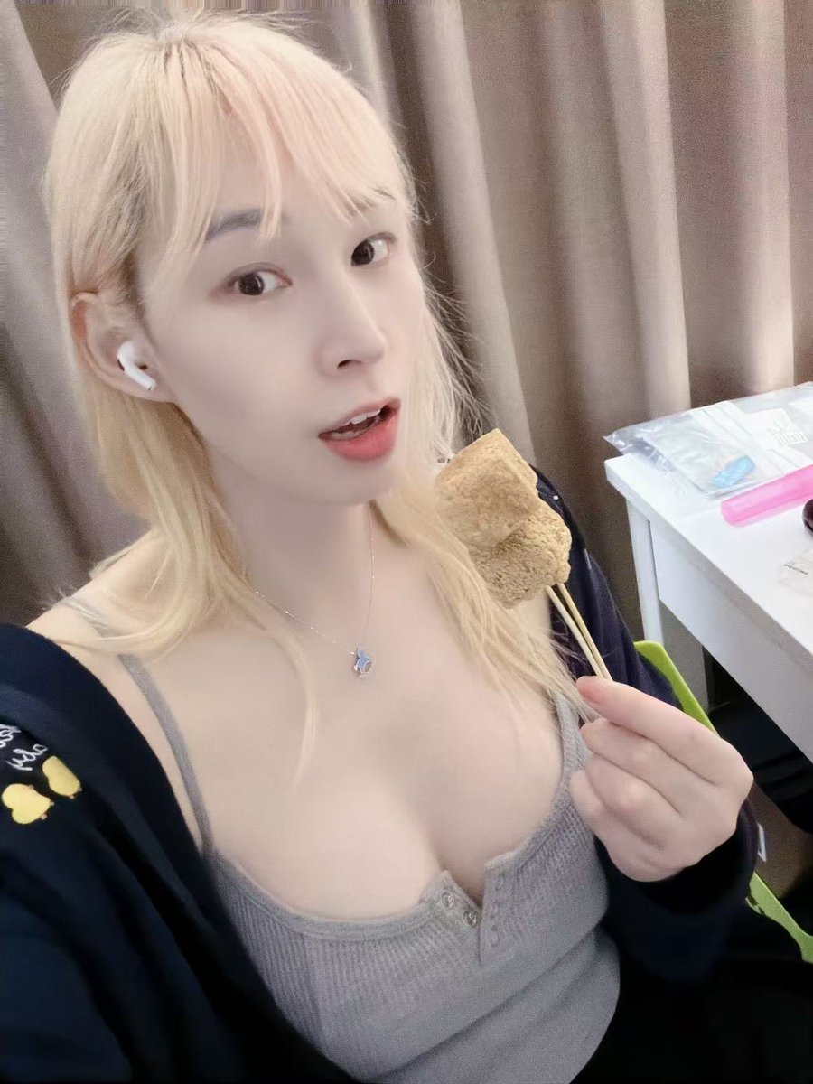 Chloé 希兒 tweet media